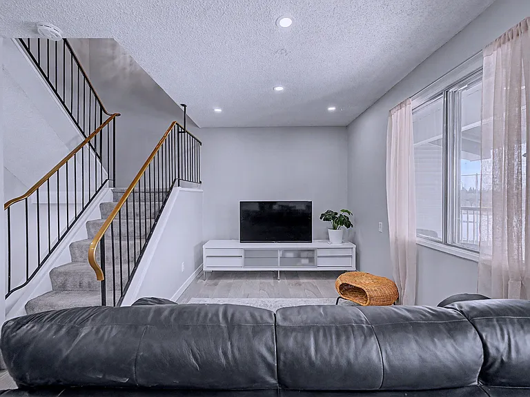 200 Brookpark Dr SW — Photo 1