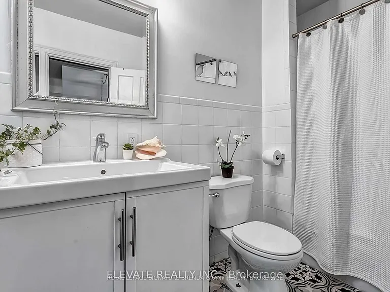 25 Temple Ave — Photo 12