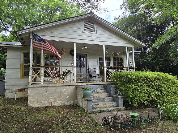 3rd image of 163 Swint Ave SE