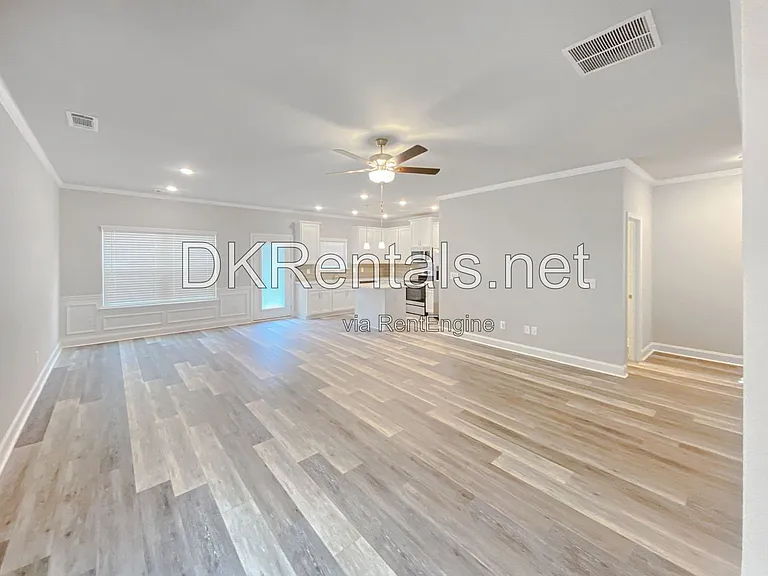1466 Fern Ridge Ln #8 — Photo 3