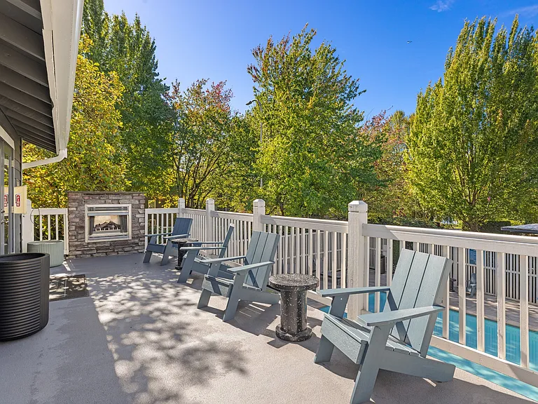 Outdoor Sundeck at 2000 Lake Washington Apartments in Renton, WA 98056
