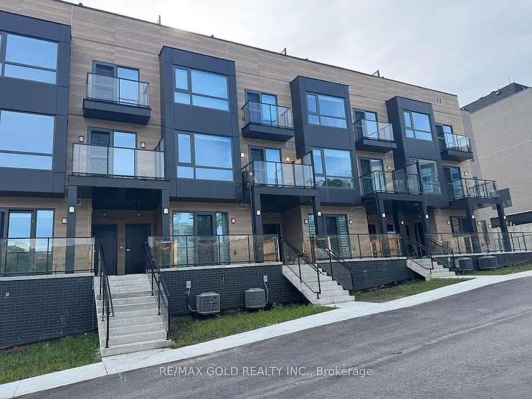 12 Suncrest Ln #207 — Photo 1