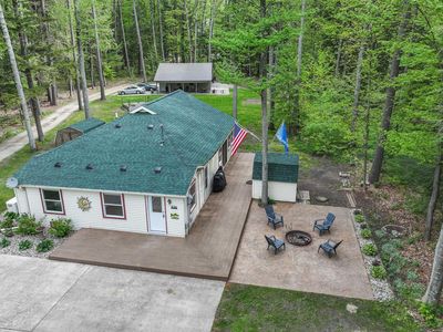 8704 Deadstream Rd, Honor, MI, 49640