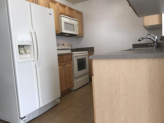 3rd image of 773 Majestic Dr #1