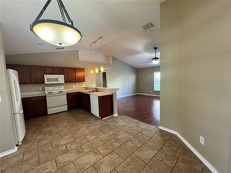 918 Cork Oak Ln — Photo 6