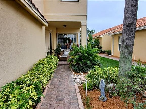 3rd image of 10312 Barberry Ln