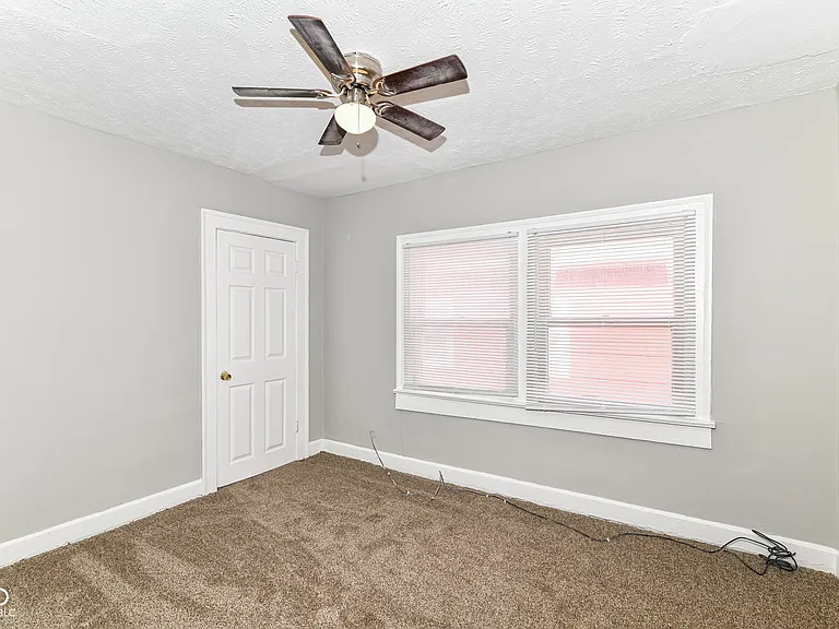 3043 Broadway St — Photo 11