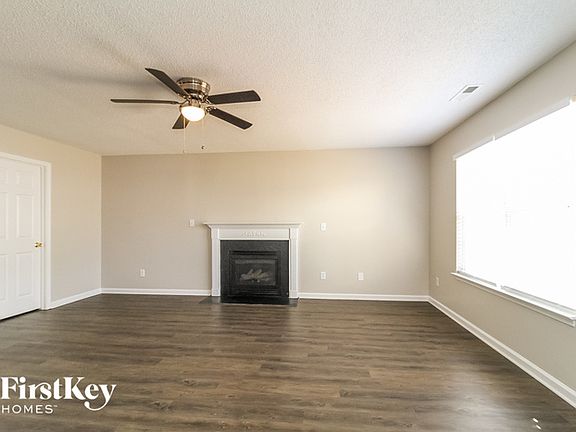3rd image of 104 Sydney Ct