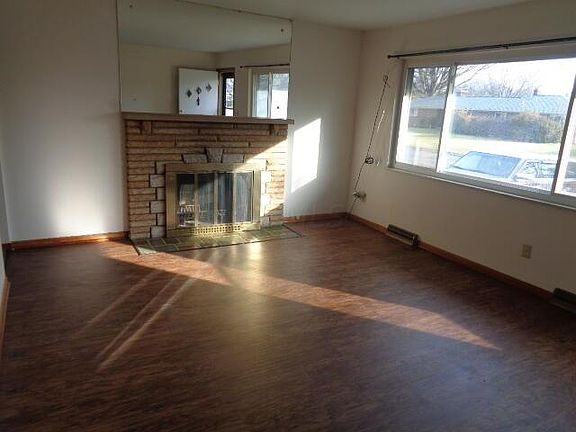 3rd image of 4231-4233 Glenmawr Ave
