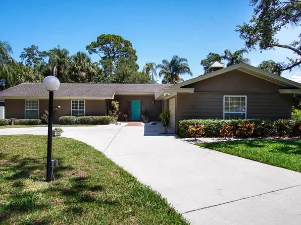 804 Camellia Dr, Largo, FL 33770