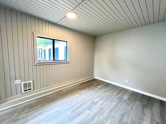 5th image of 63266 Roosevelt Rd