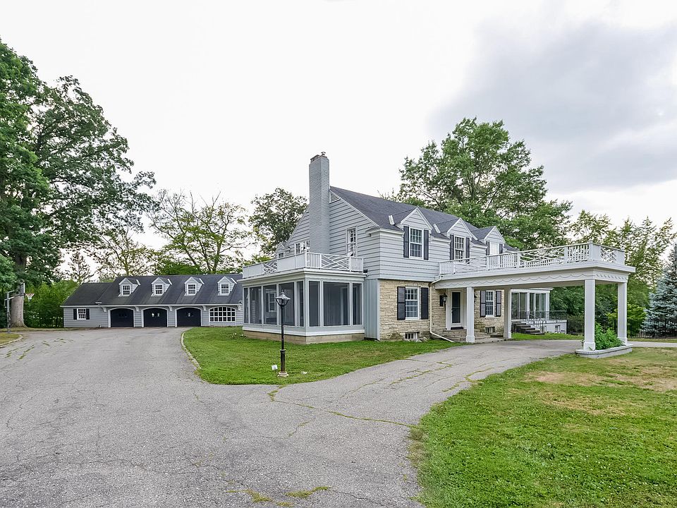 1st image of 2700 Manor Dr SE