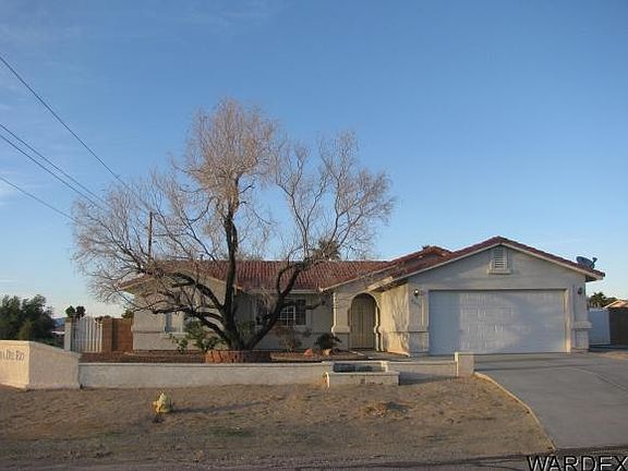 3rd image of 2001 E Wagon Wheel Ln