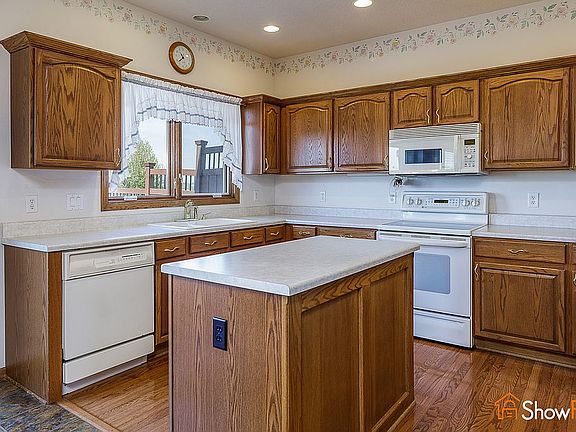 2nd image of 7023 Carey Ct