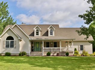 32 Valcour Heights Dr, Peru, NY 12972