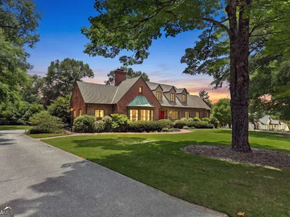 511 Dixon Dr, Gainesville, GA 30501