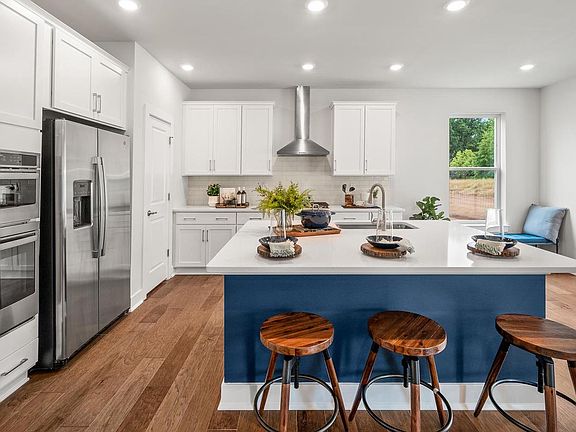 2nd image of 409 Crownleaf Dr