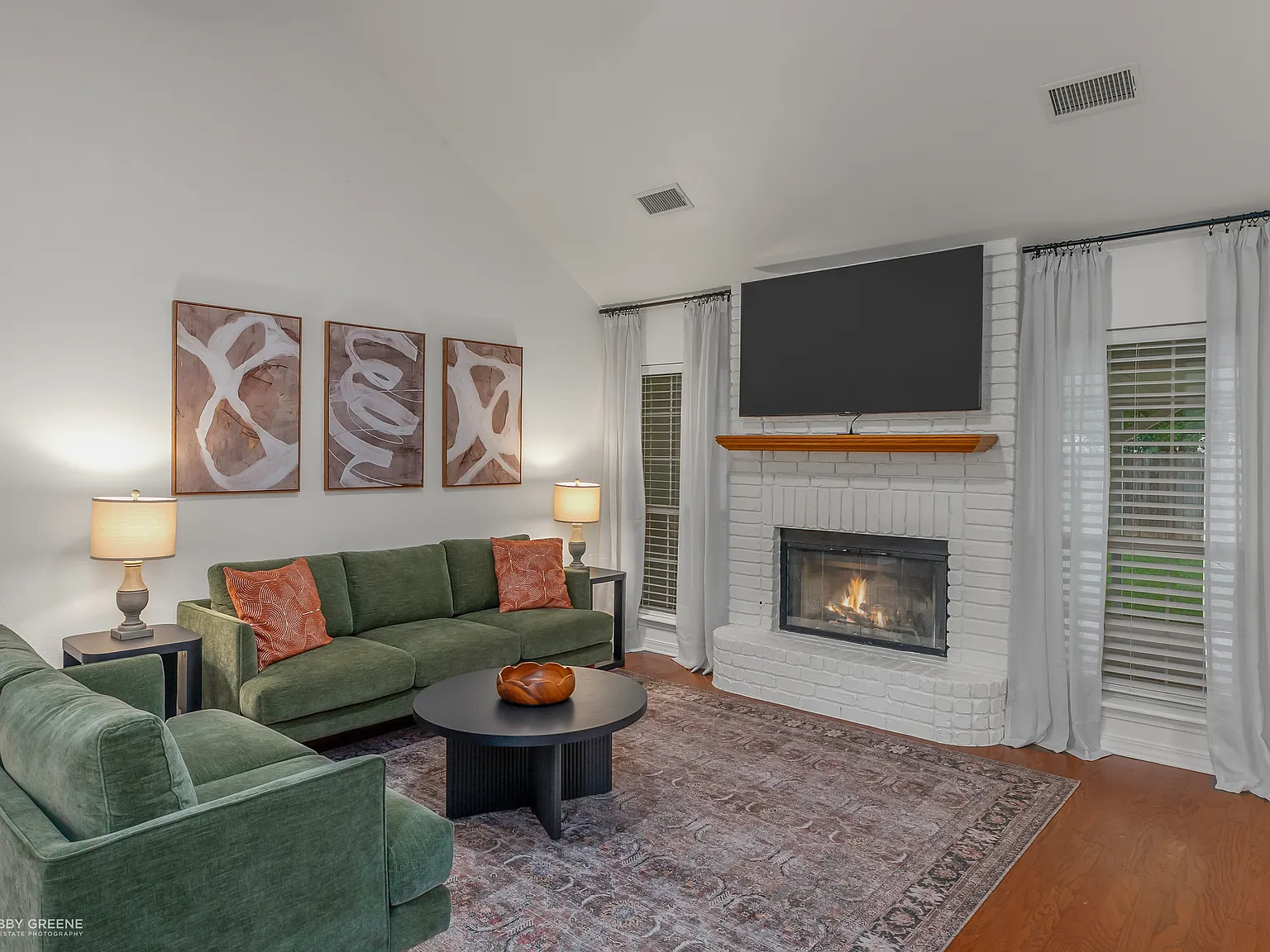 2218 Middle Creek Blvd — Photo 1