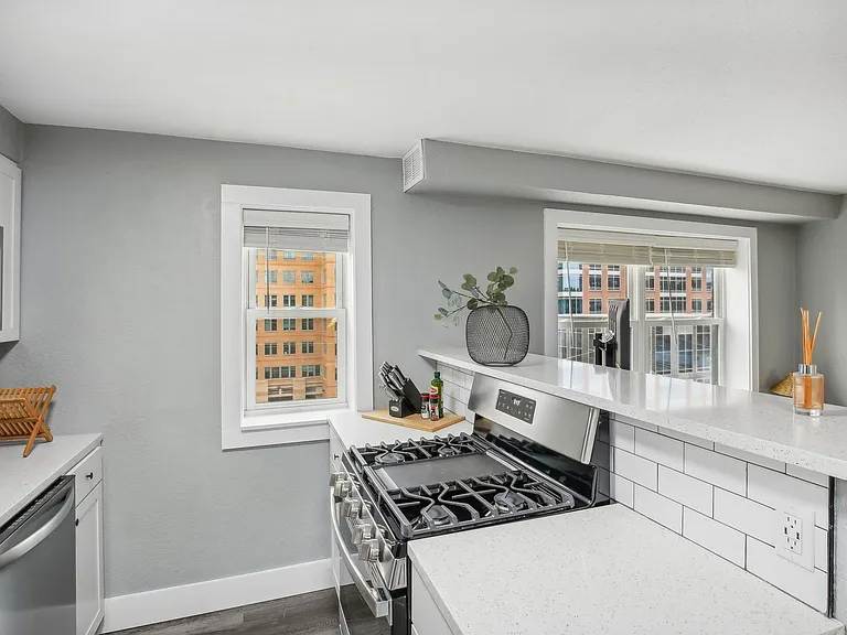 Broadway 46 Apartments — Photo 50