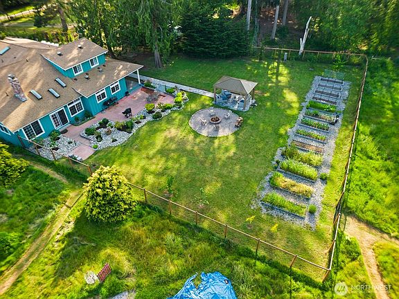 4th image of 751 Hazzle Court