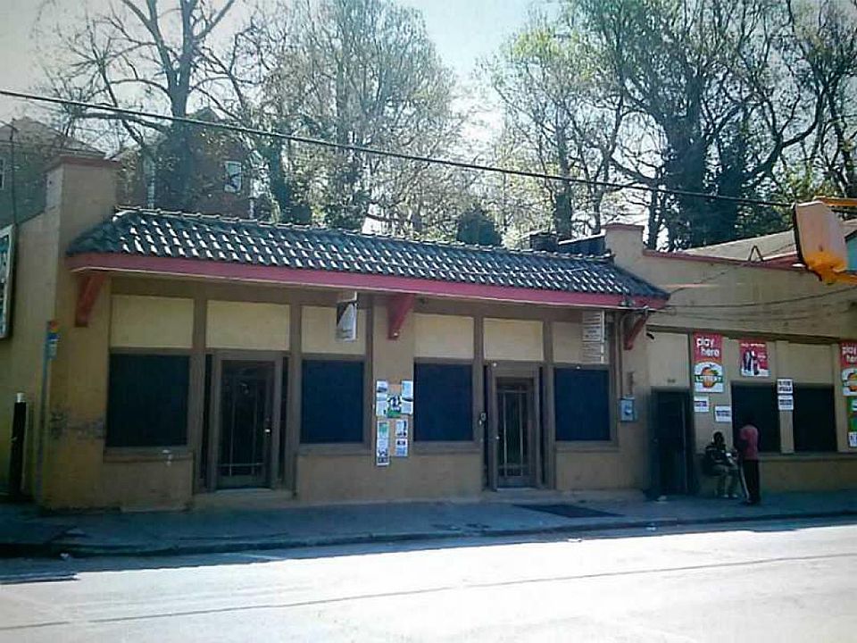 2nd image of 940 McDaniel St SW
