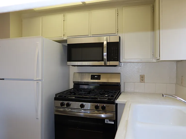10753 Lawler St #6 — Photo 6