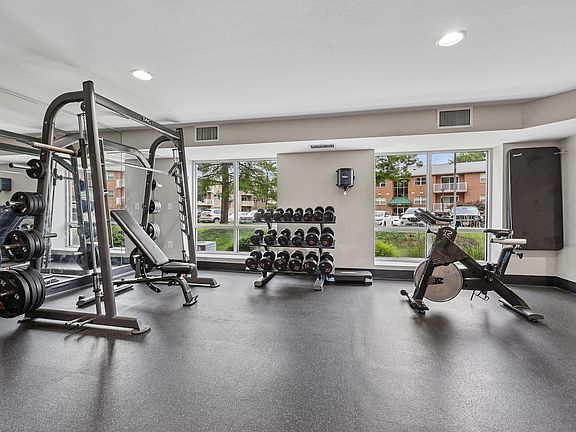4th image of 6198 Edsall Rd #139