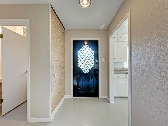5th image of 502 Hacienda Dr