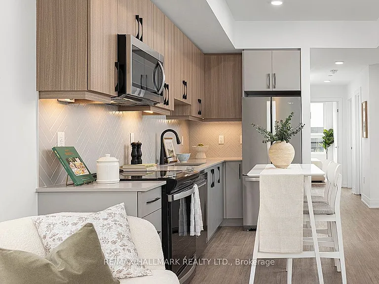 15 Brenthall Ave #6 — Photo 3