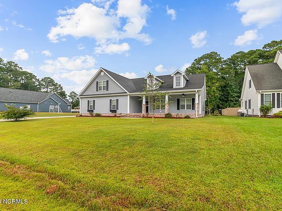3rd image of 427 Candlewood Drive