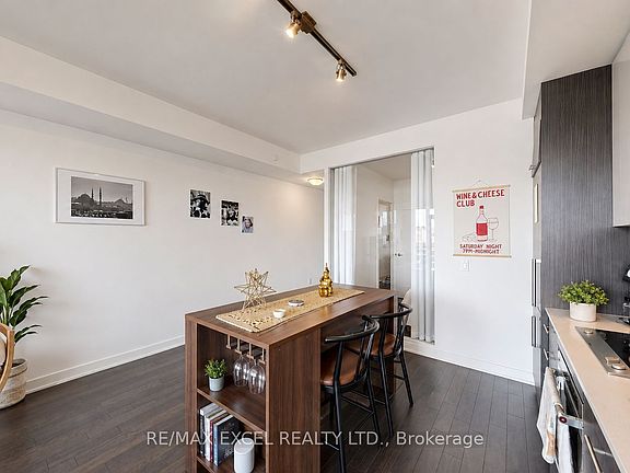 3rd image of 330 Richmond St W #1010