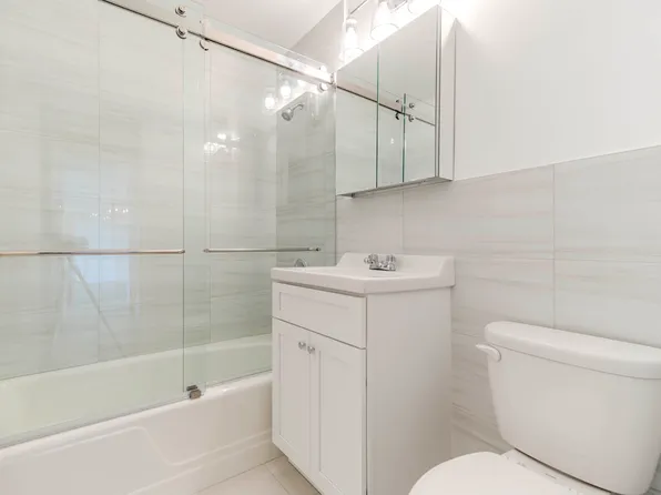 166-25 Powells Cove Boulevard image 13 of 33