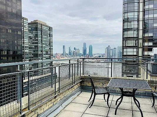 Rented by Cayenne Realty Group | media 12