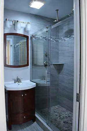 Full bathroom in master bedroom