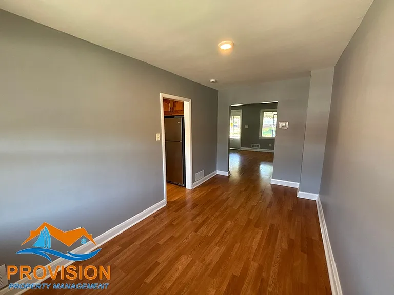 120 Kingston Rd — Photo 5