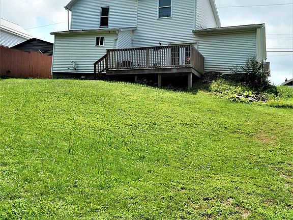 4th image of 139 Howard St