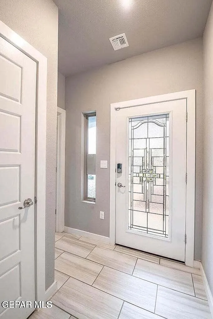 3 bed, 2.5 bath, 1797 sqft, $2,200 — Photo 4