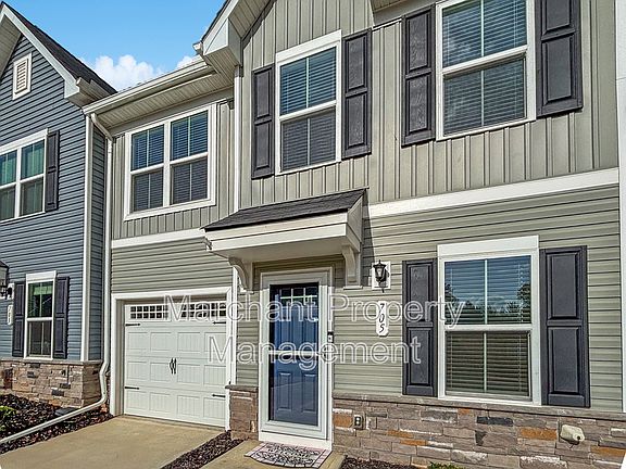 3rd image of 705 Cresslyn Ct