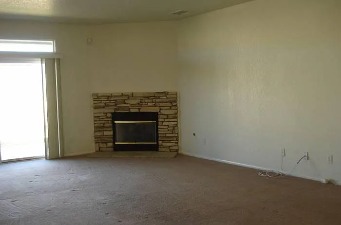 4 bed, 2174 sqft, $1,500 — Photo 2