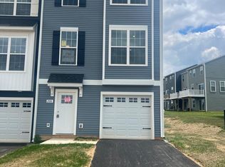 200 Avon Dr, Red Lion, PA 17356