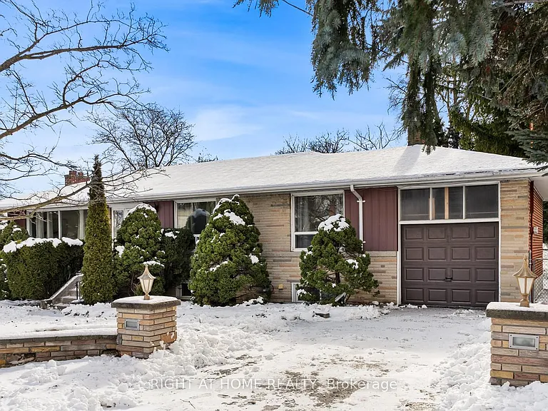35 Caswell Dr — Photo 1