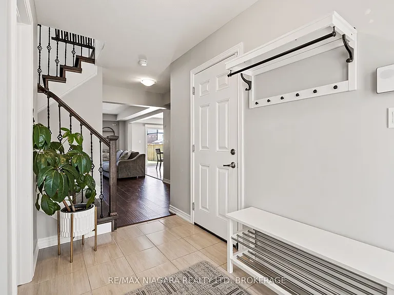 7 Riley Ave — Photo 5