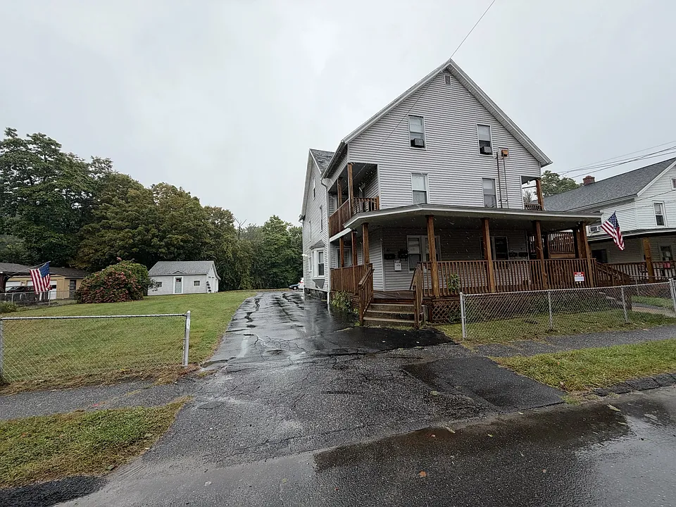 47 Railroad Avenue - 1 Fl