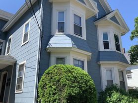 105 Chestnut St, Waltham, MA