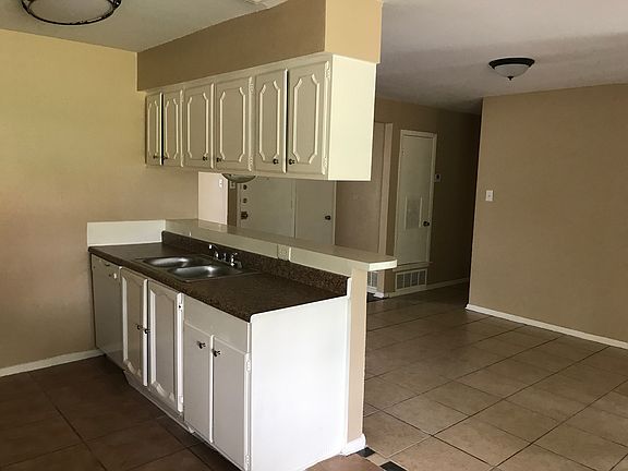 5th image of 5414 Sir Robert Dr