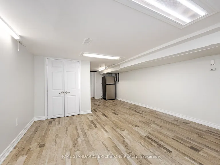 792 Pape Ave #LOWER — Photo 10