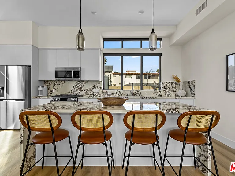 1318 N Vista St — Photo 9