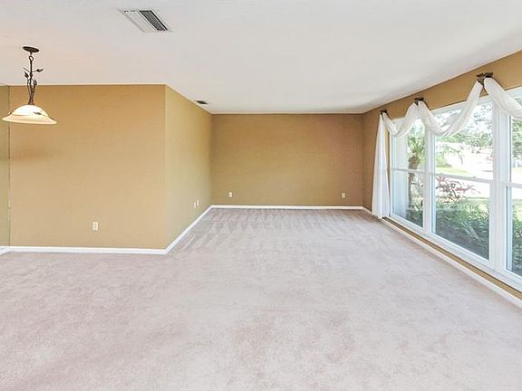 3rd image of 2647 Augusta Dr N