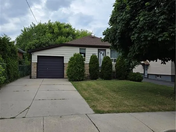 218 E 44th St, Hamilton, ON L8T 3H6