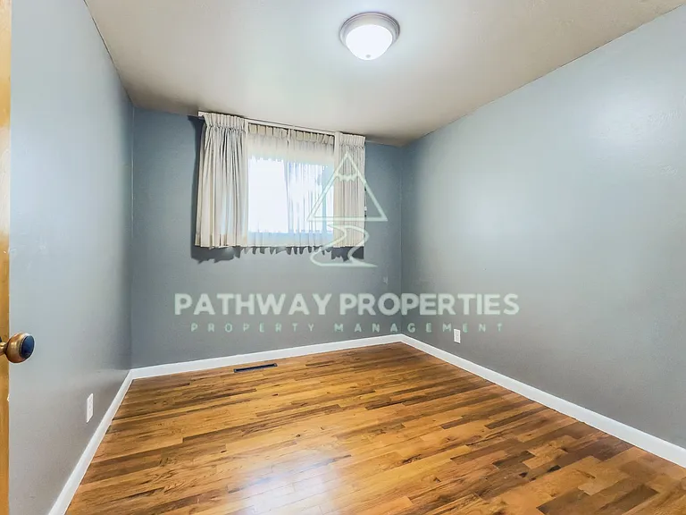 518 Vickie Ln — Photo 10